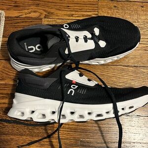 On Cloud Stratus Helion running shoe